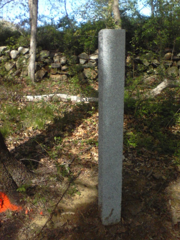 2011-granite-post-southwest-corner-facing-west-stone-wall-2